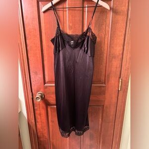 MEL LIN VTG Full Black nylon slip with lace trim. Size 36